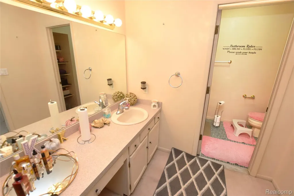 2525 White Oak Place Flint Charter Township MI 48532