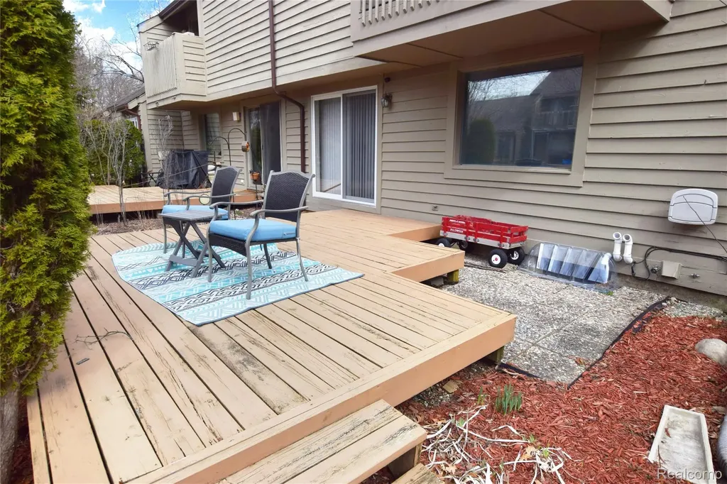 2525 White Oak Place Flint Charter Township MI 48532