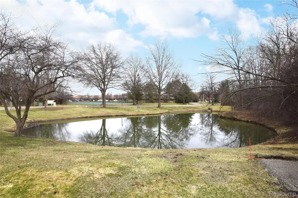 2525 White Oak Place Flint Charter Township MI 48532