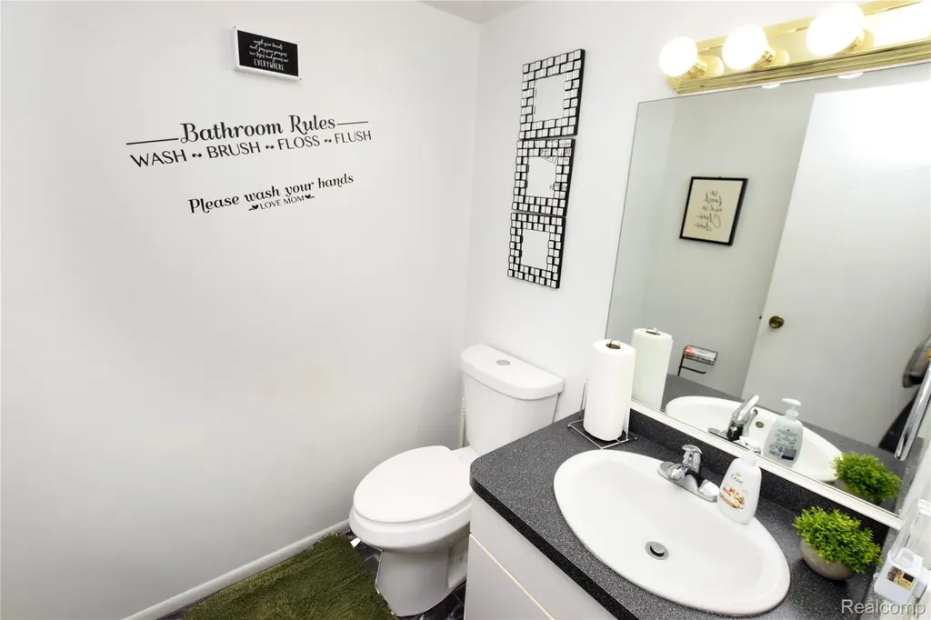 2525 White Oak Place Flint Charter Township MI 48532