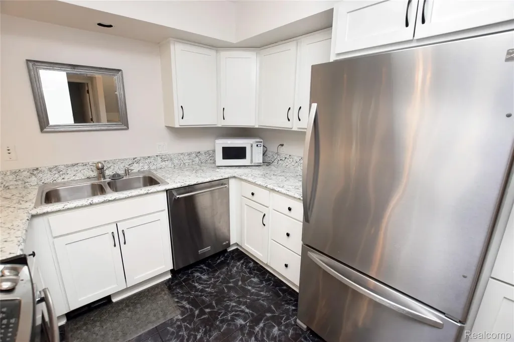 2525 White Oak Place Flint Charter Township MI 48532