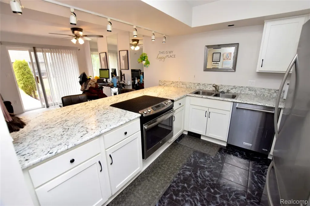 2525 White Oak Place Flint Charter Township MI 48532