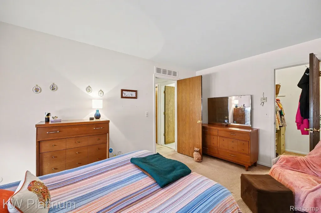 44566 N Bunker Hill Drive Clinton Charter Township MI 48038
