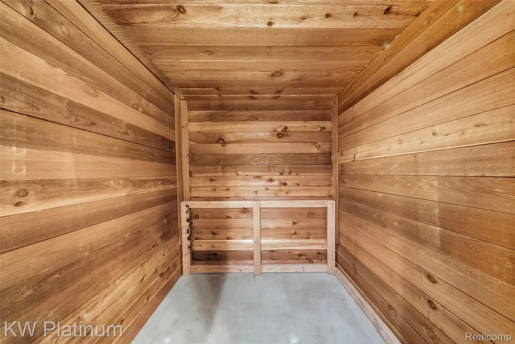 48877 Point Lakeview Drive Chesterfield Township MI 48047