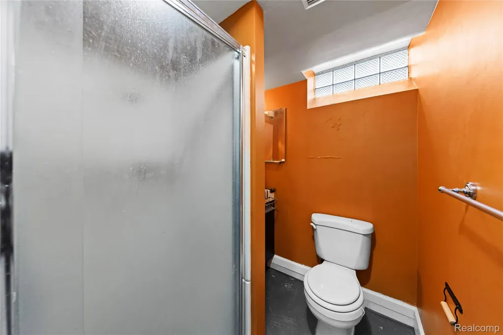 4692 Mckinley Street Dearborn Heights City MI 48125