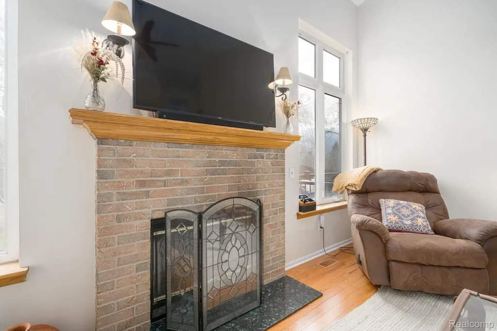 185 Columbia Drive South Lyon City MI 48178
