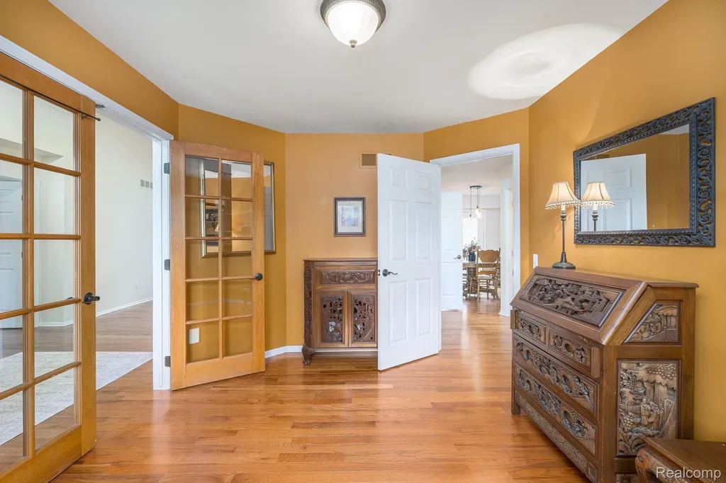 185 Columbia Drive South Lyon City MI 48178