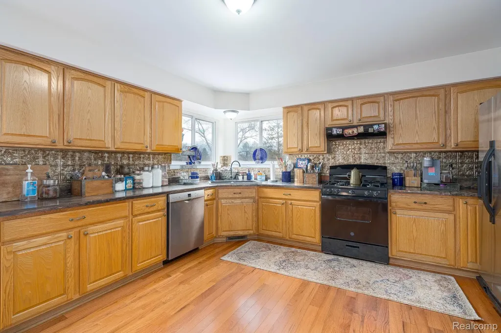 185 Columbia Drive South Lyon City MI 48178
