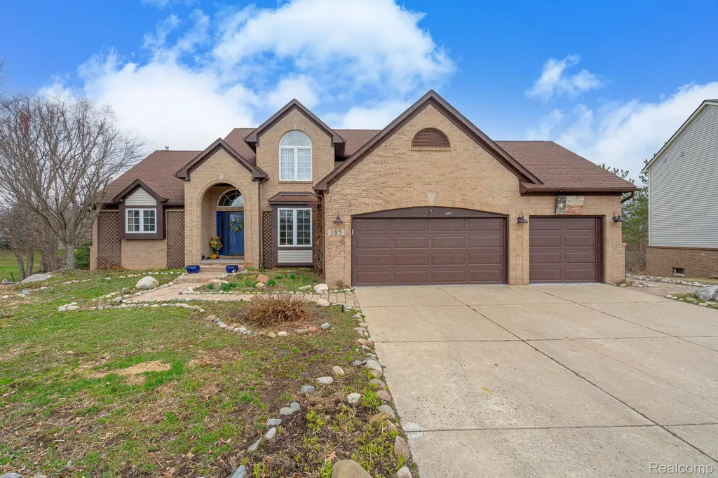 185 Columbia Drive South Lyon City MI 48178