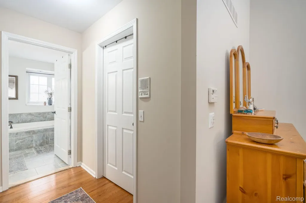 185 Columbia Drive South Lyon City MI 48178