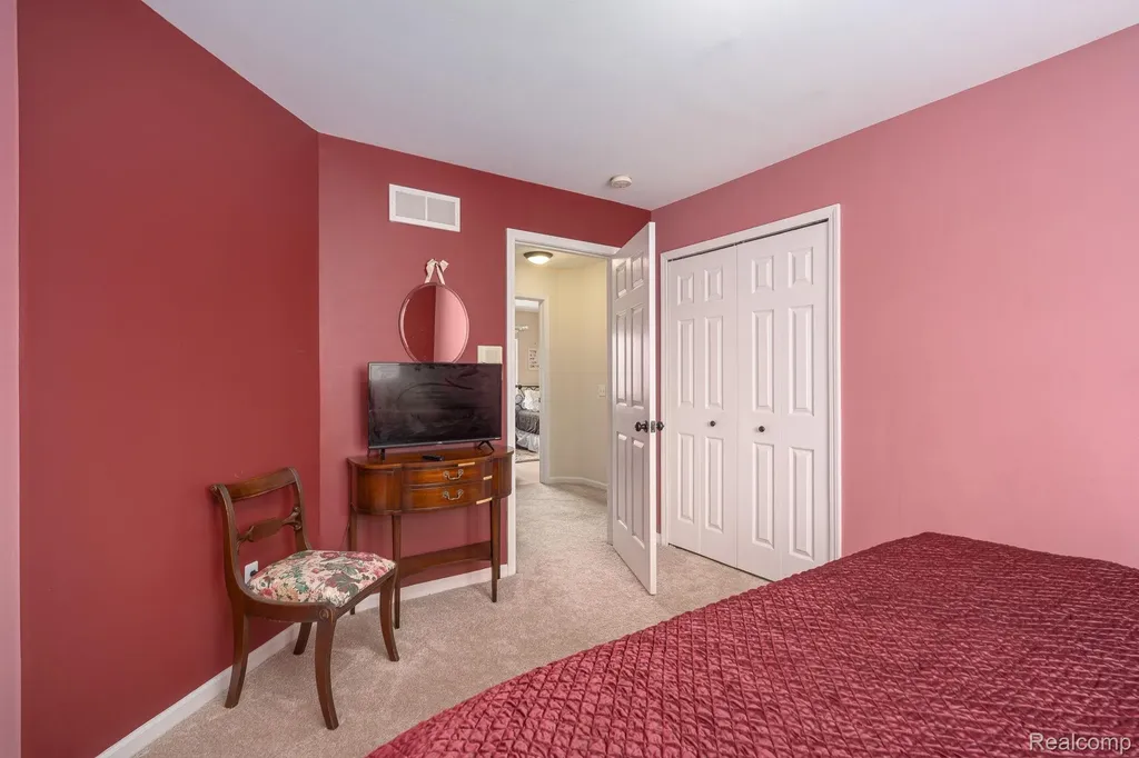 185 Columbia Drive South Lyon City MI 48178