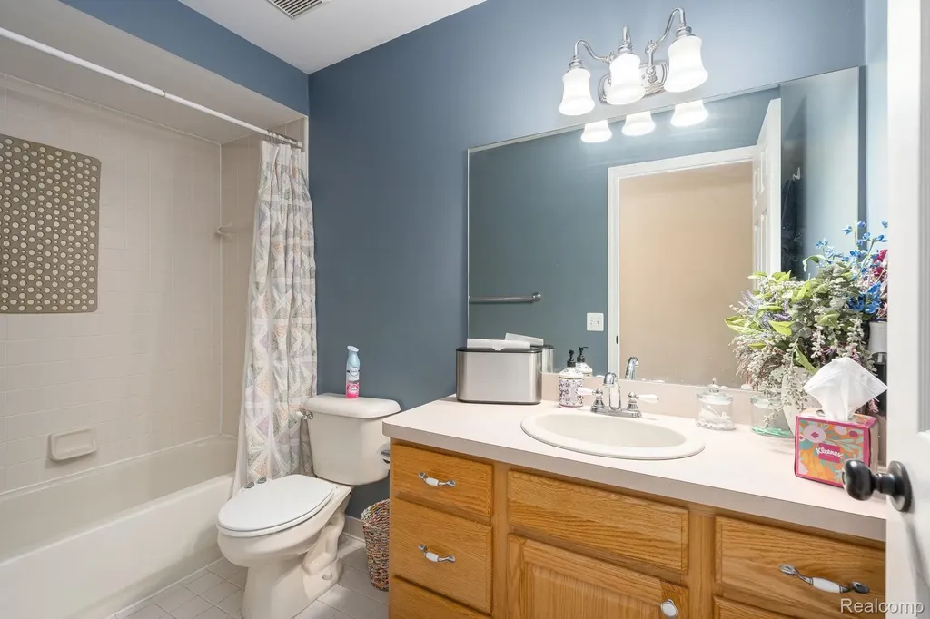 185 Columbia Drive South Lyon City MI 48178