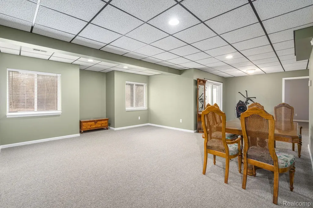 185 Columbia Drive South Lyon City MI 48178