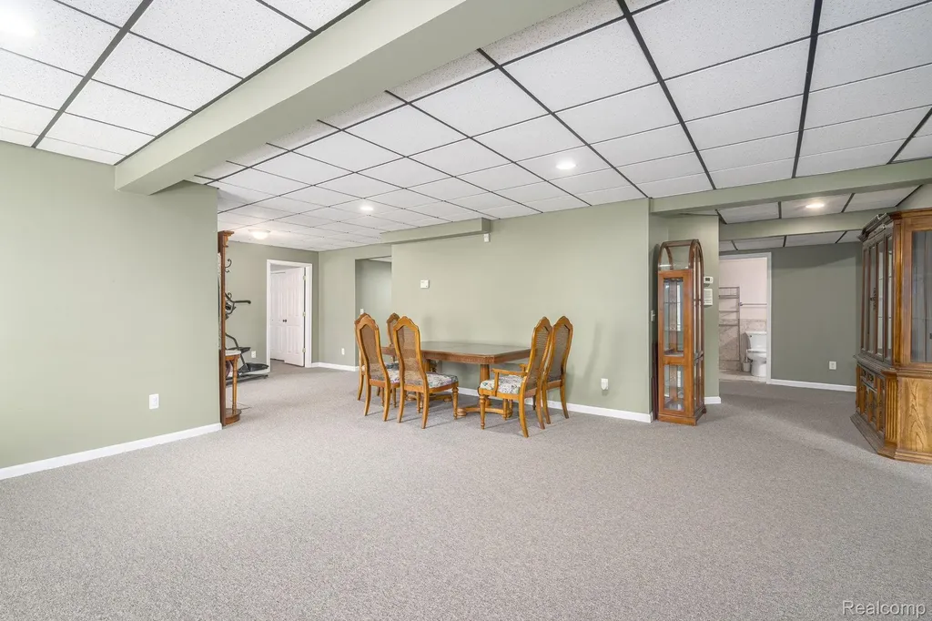 185 Columbia Drive South Lyon City MI 48178