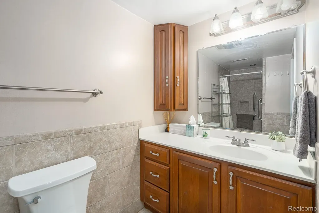185 Columbia Drive South Lyon City MI 48178