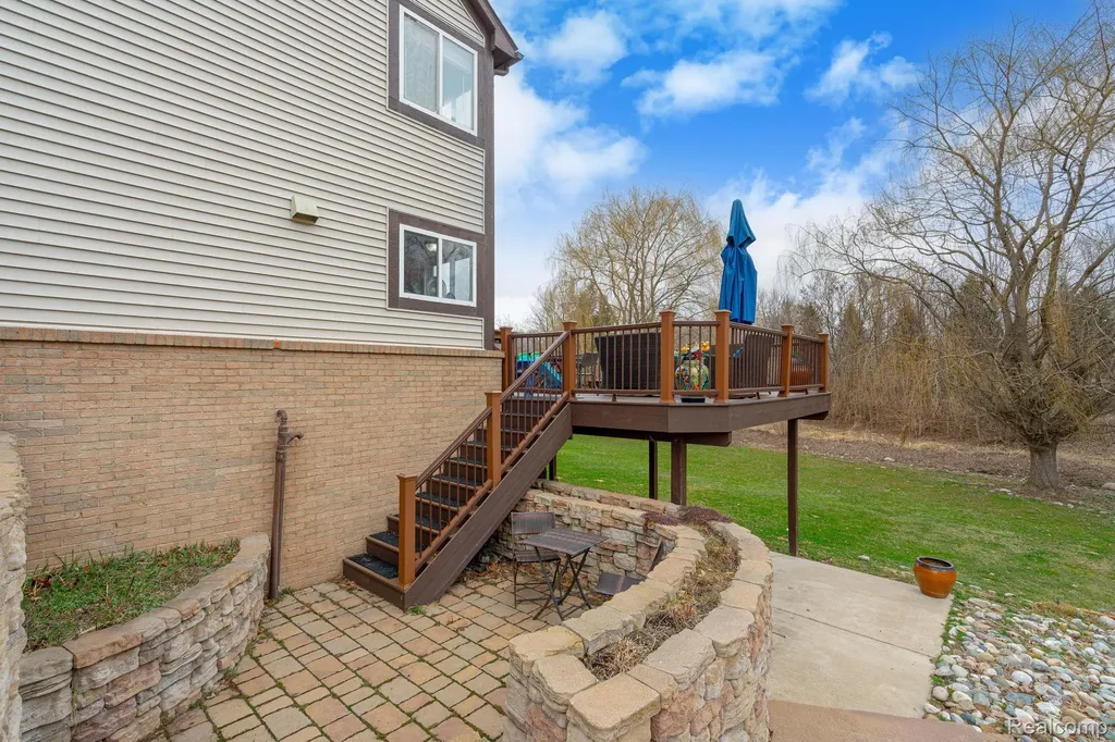 185 Columbia Drive South Lyon City MI 48178
