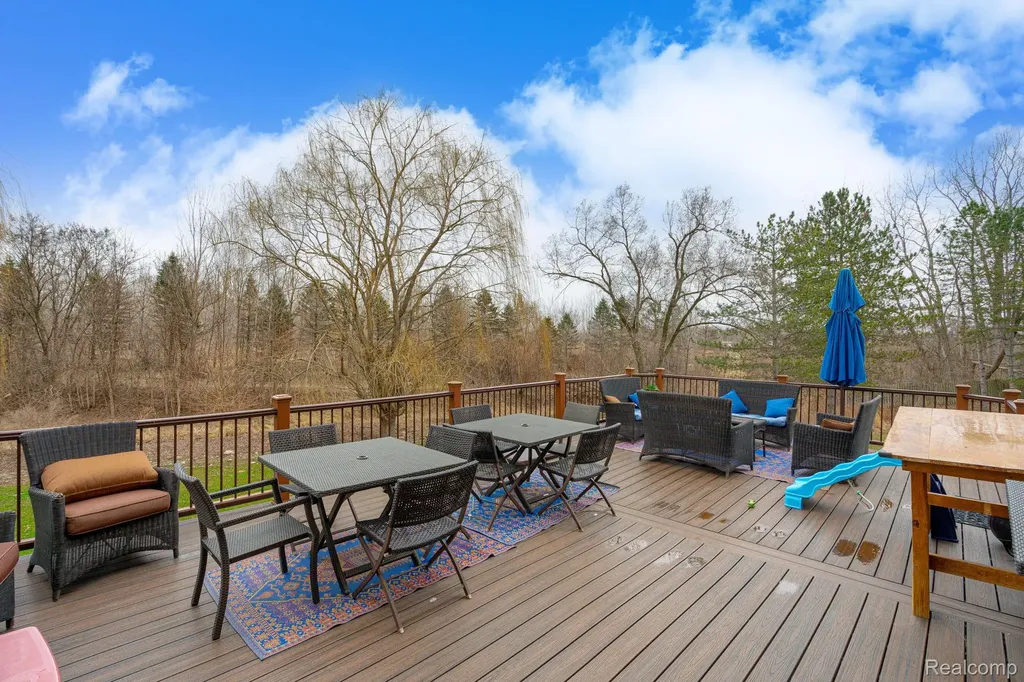 185 Columbia Drive South Lyon City MI 48178