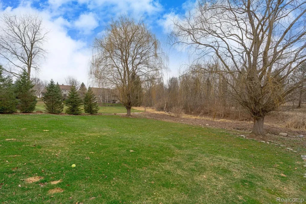 185 Columbia Drive South Lyon City MI 48178