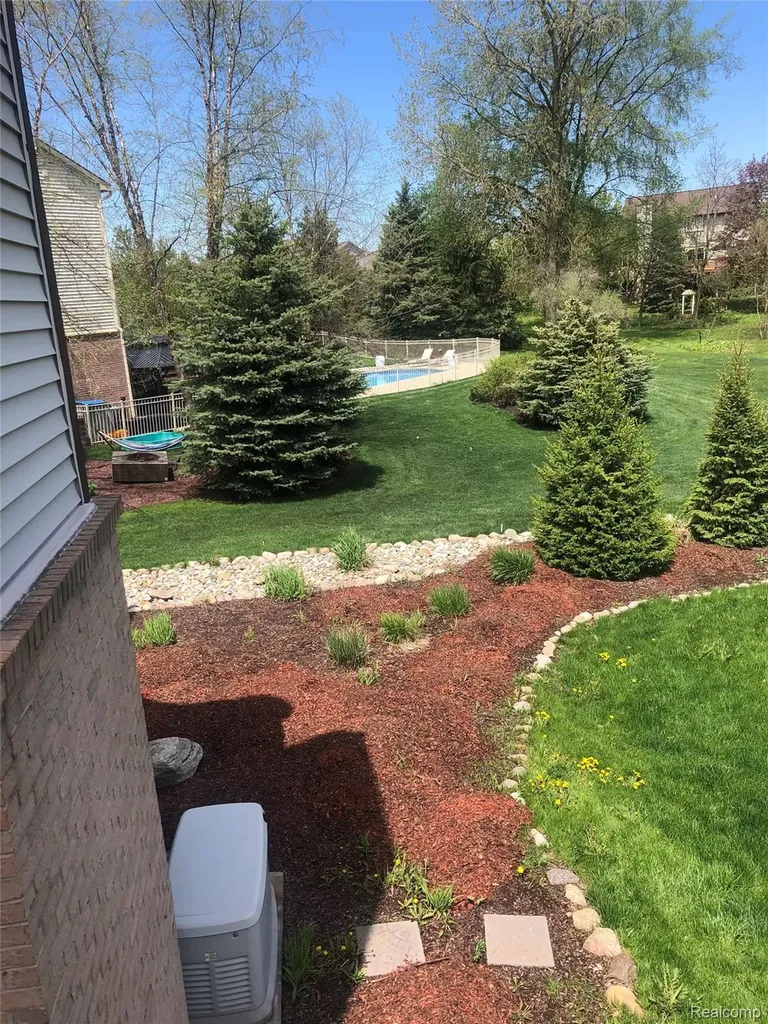 185 Columbia Drive South Lyon City MI 48178