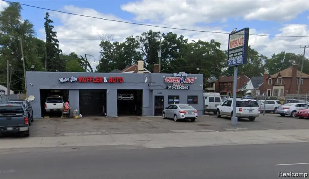 10530 W 7 Mile Road Detroit City MI 48221