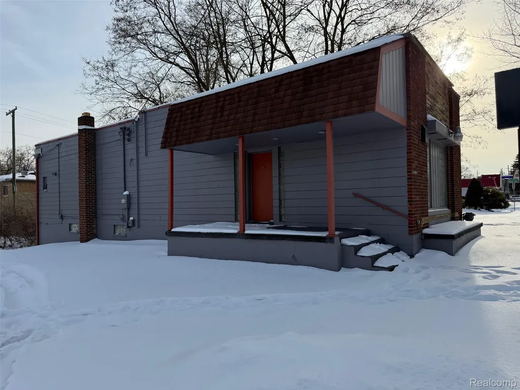 595 Orchard Lake Road Pontiac City MI 48341