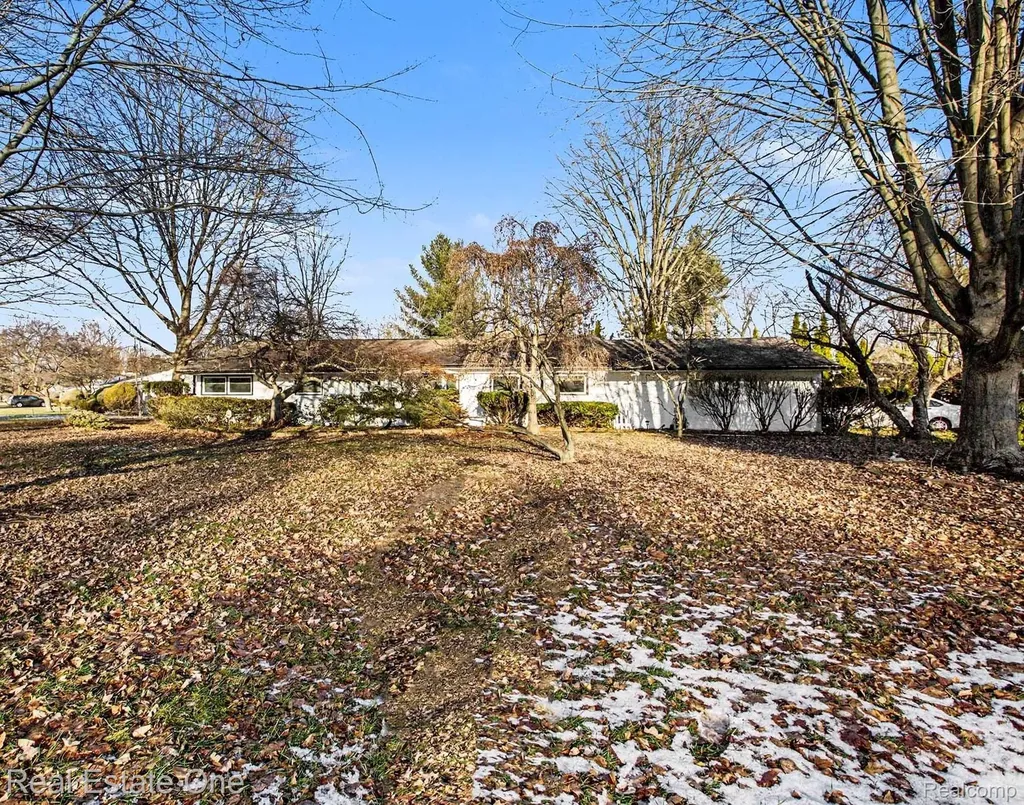 7251 Cottonwood Knoll West Bloomfield Charter Township MI 48322