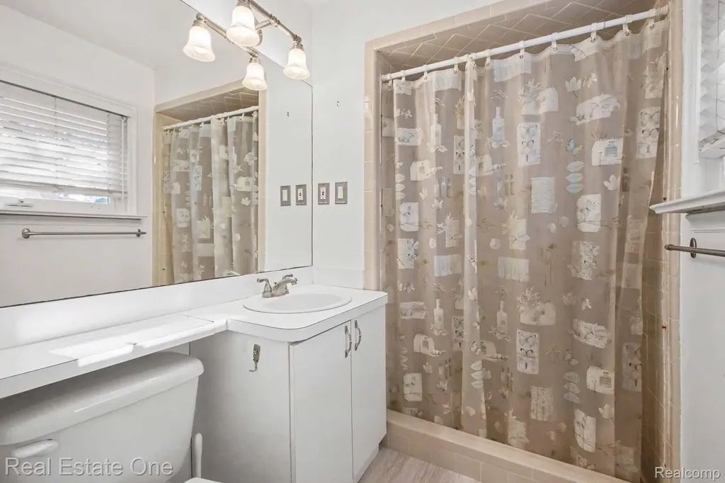7251 Cottonwood Knoll West Bloomfield Charter Township MI 48322