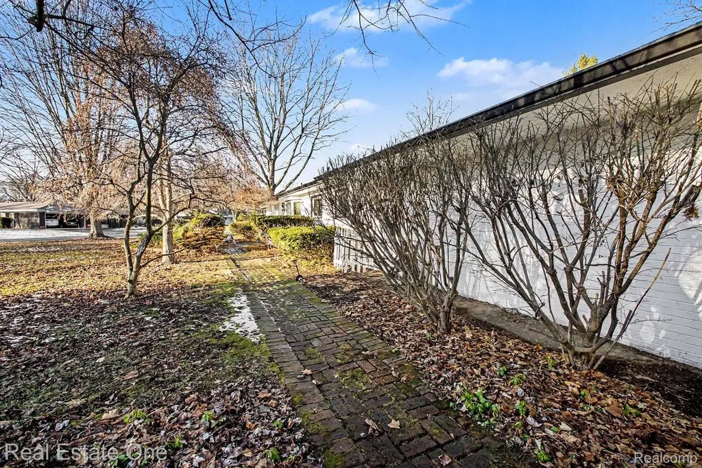 7251 Cottonwood Knoll West Bloomfield Charter Township MI 48322