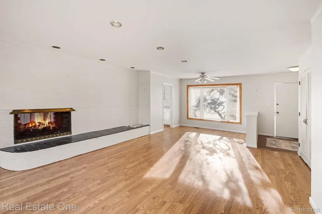 7251 Cottonwood Knoll West Bloomfield Charter Township MI 48322