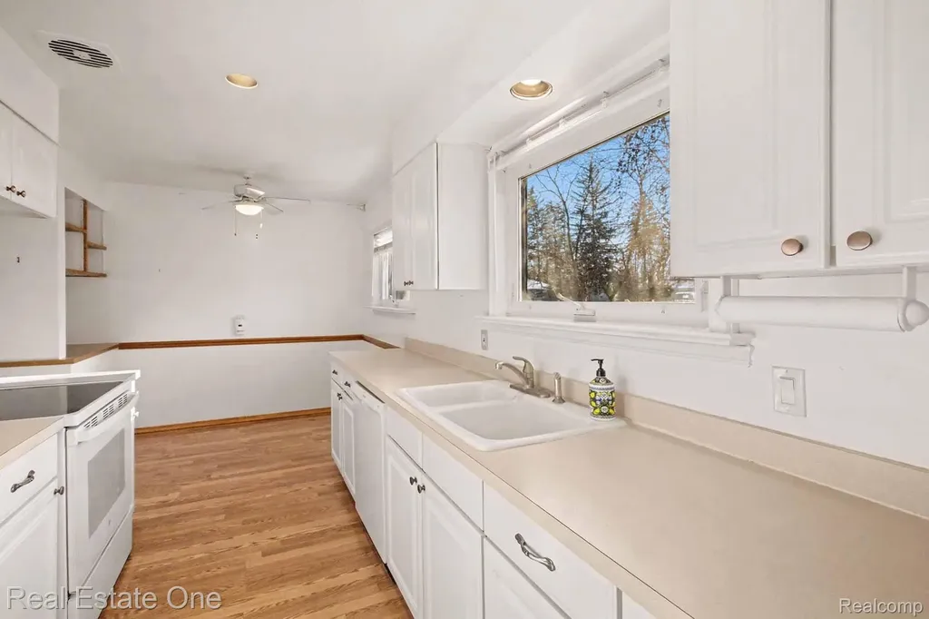 7251 Cottonwood Knoll West Bloomfield Charter Township MI 48322