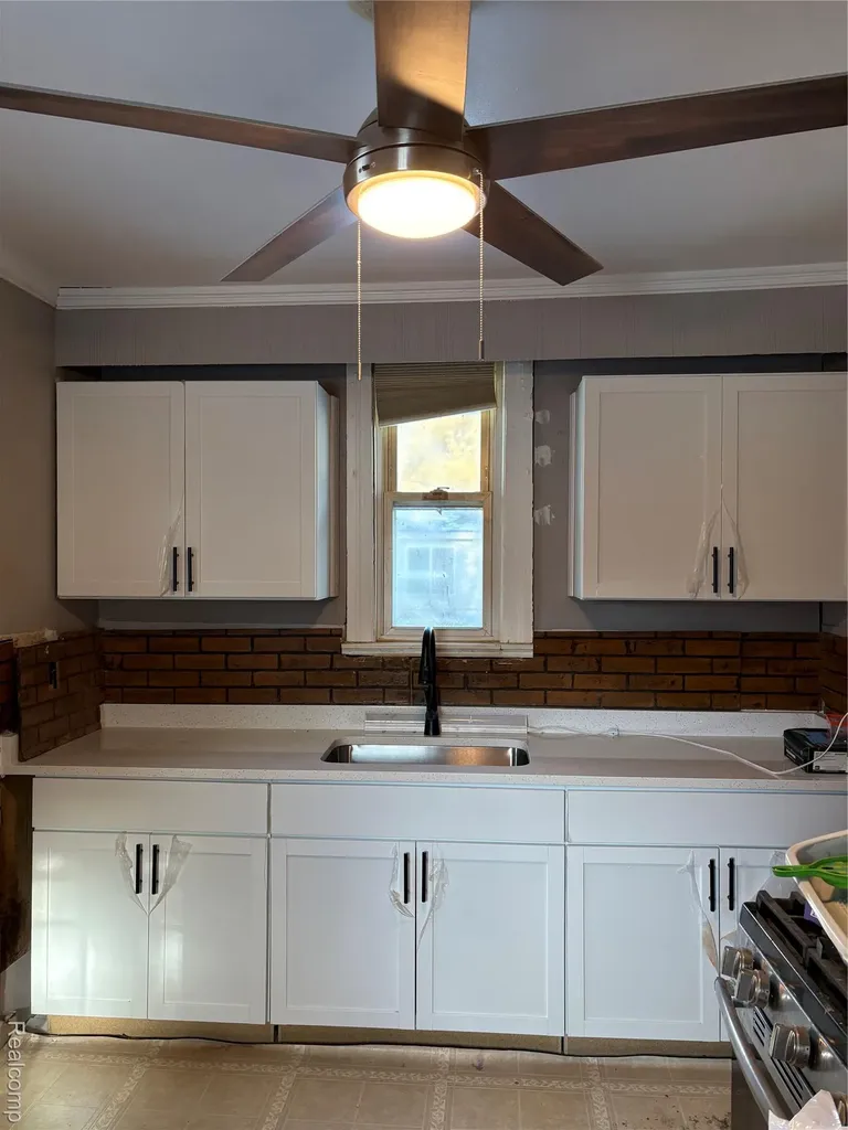 3363 Parkwood Avenue Monroe City MI 48162