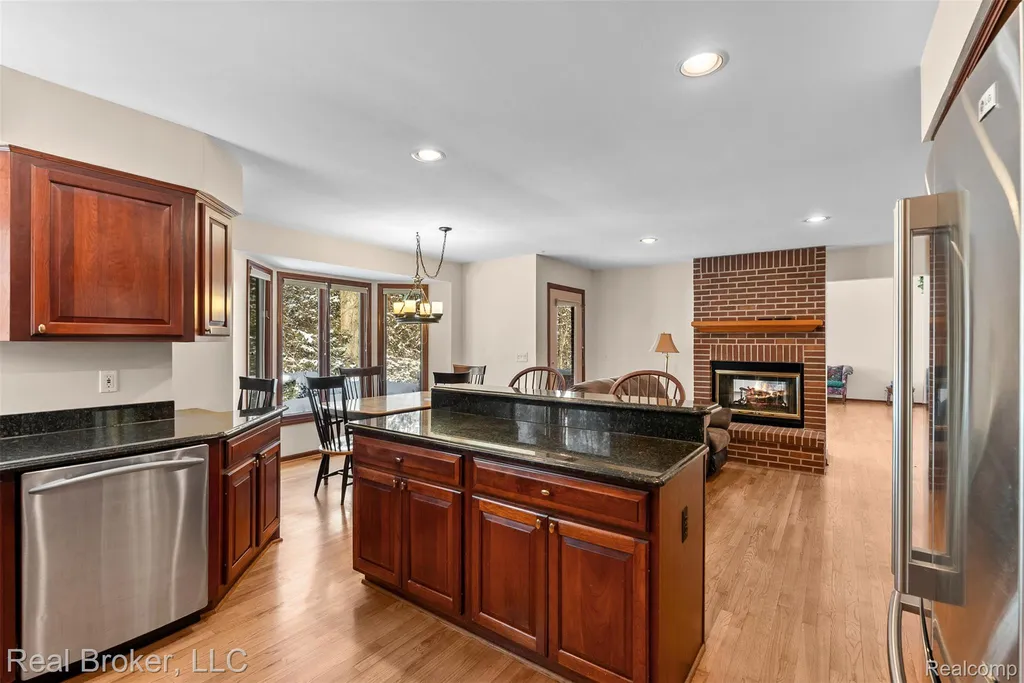 260 Forest Crest Drive Commerce Charter Township MI 48390