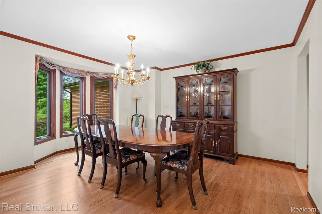 260 Forest Crest Drive Commerce Charter Township MI 48390