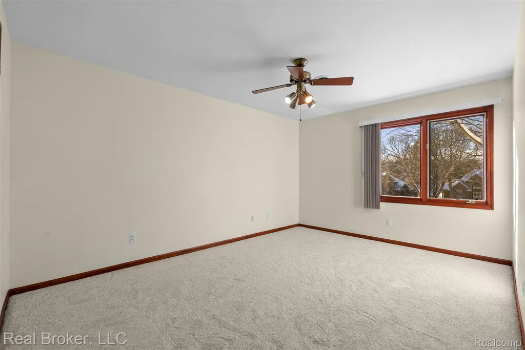 260 Forest Crest Drive Commerce Charter Township MI 48390