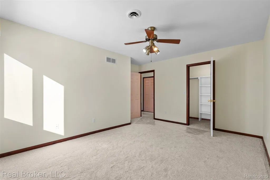 260 Forest Crest Drive Commerce Charter Township MI 48390