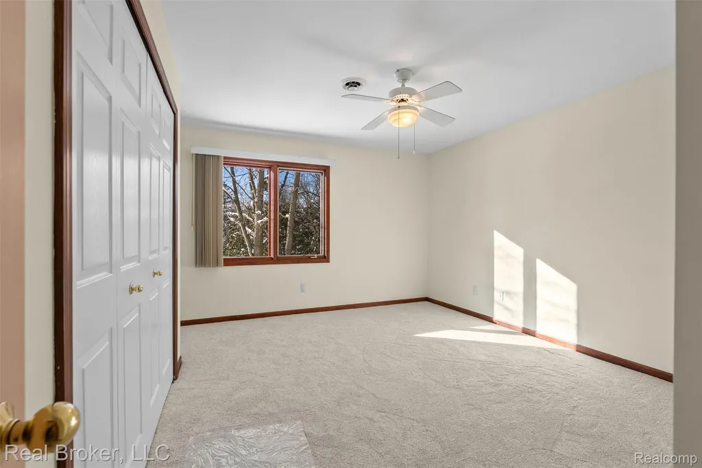 260 Forest Crest Drive Commerce Charter Township MI 48390