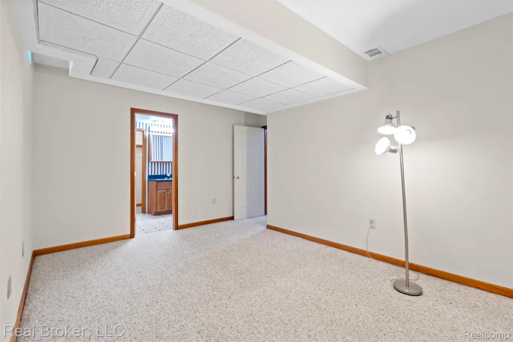 260 Forest Crest Drive Commerce Charter Township MI 48390