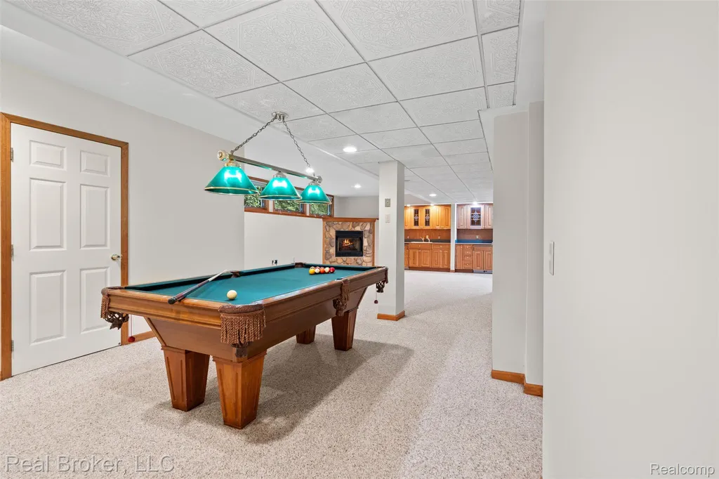260 Forest Crest Drive Commerce Charter Township MI 48390