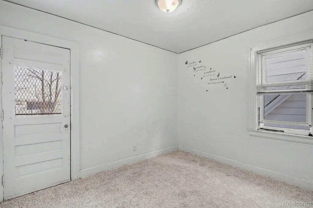 10336 W Point Street Detroit City MI 48204