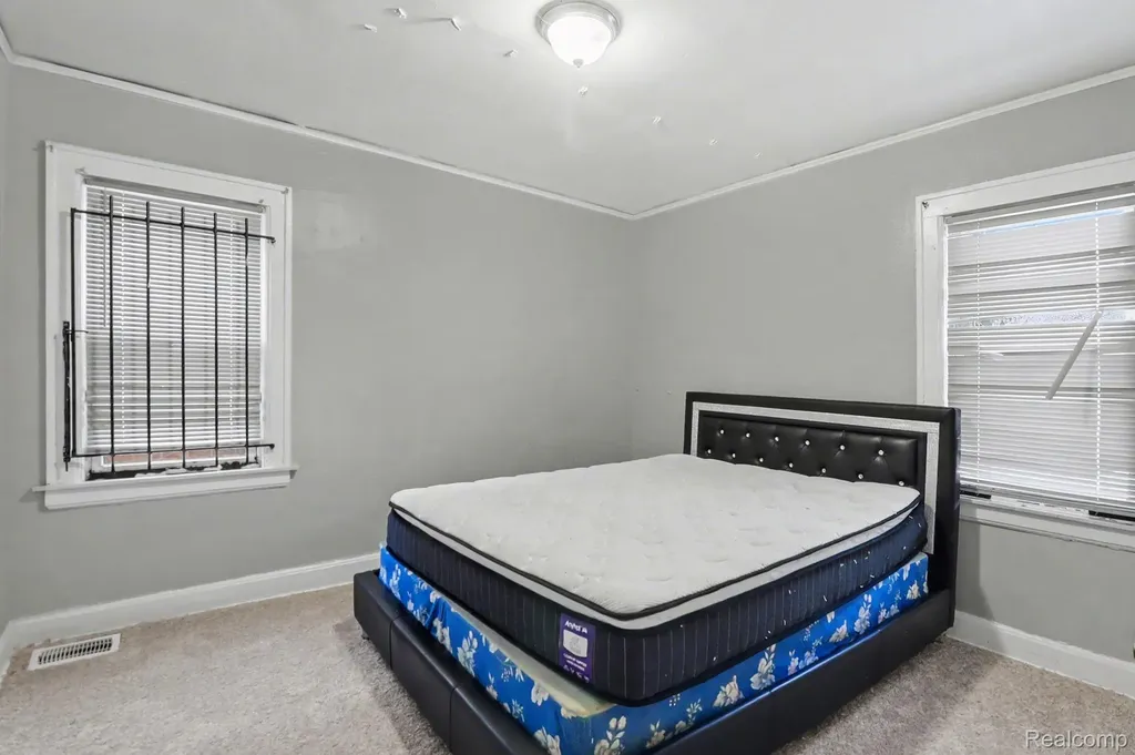 10336 W Point Street Detroit City MI 48204
