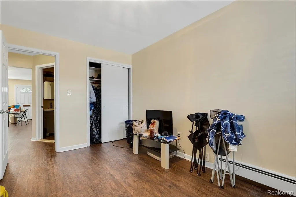 22444 Kelly Road Eastpointe City MI 48021