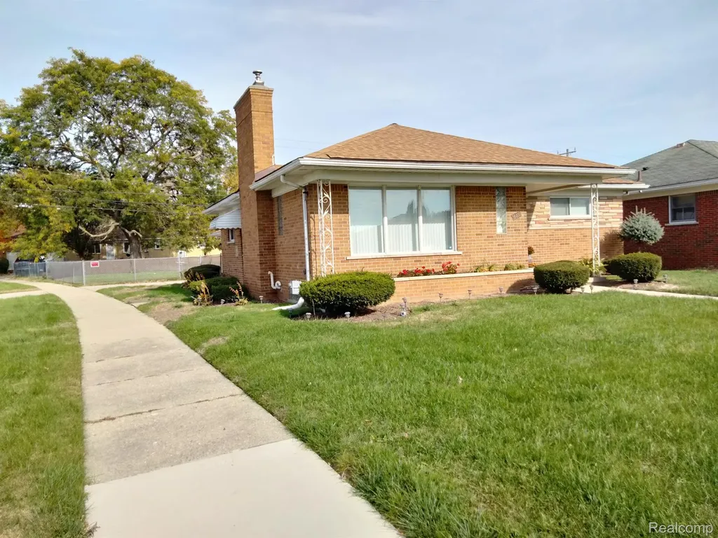 16405 W Collinson Avenue Eastpointe City MI 48021