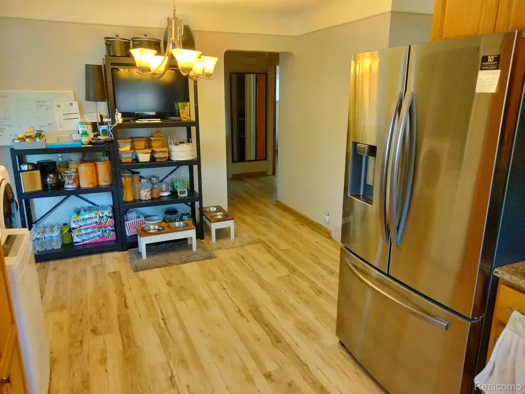 16405 W Collinson Avenue Eastpointe City MI 48021