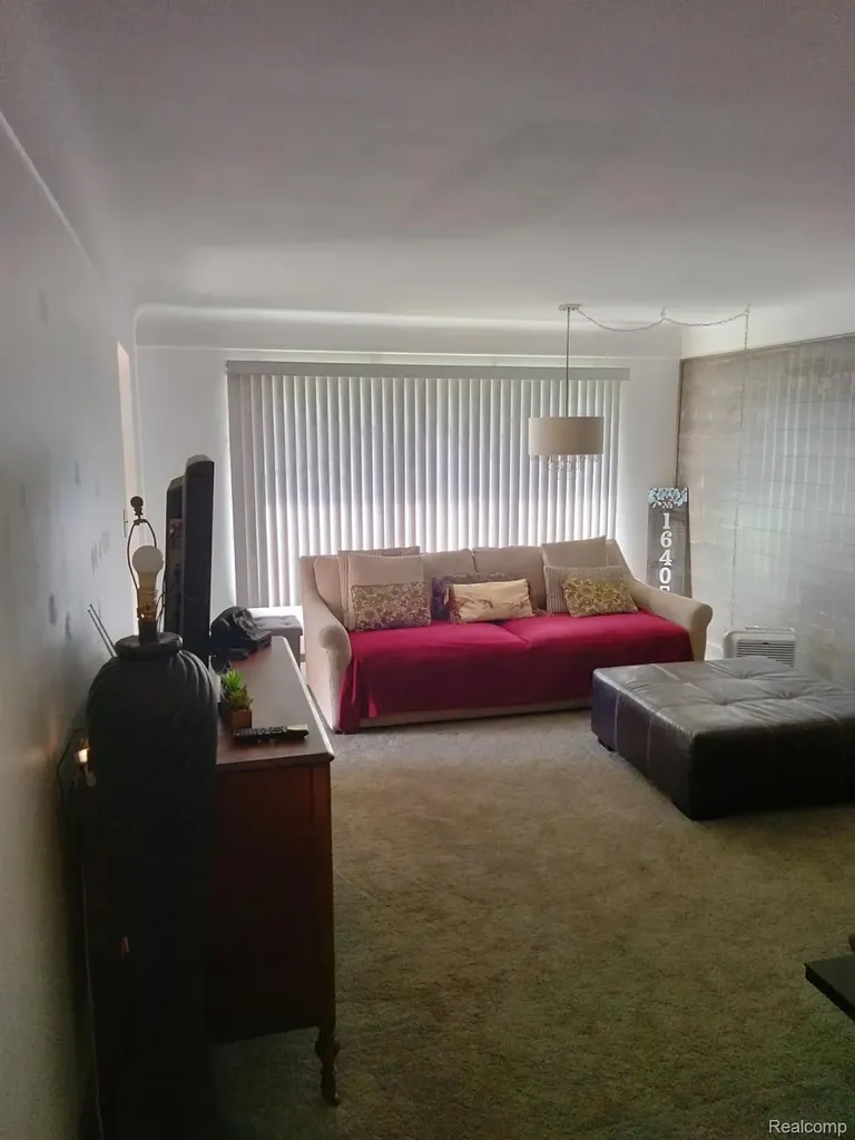 16405 W Collinson Avenue Eastpointe City MI 48021