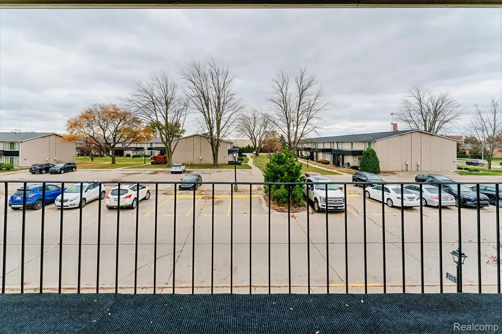 8497 Kennedy Circle Warren City MI 48093