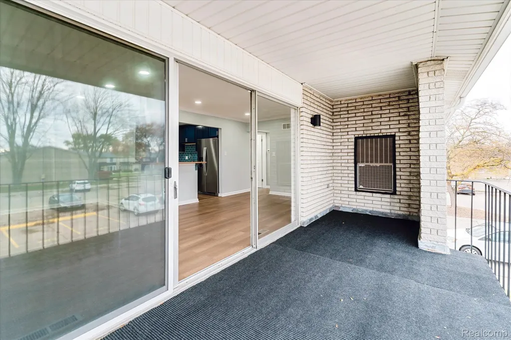 8497 Kennedy Circle Warren City MI 48093
