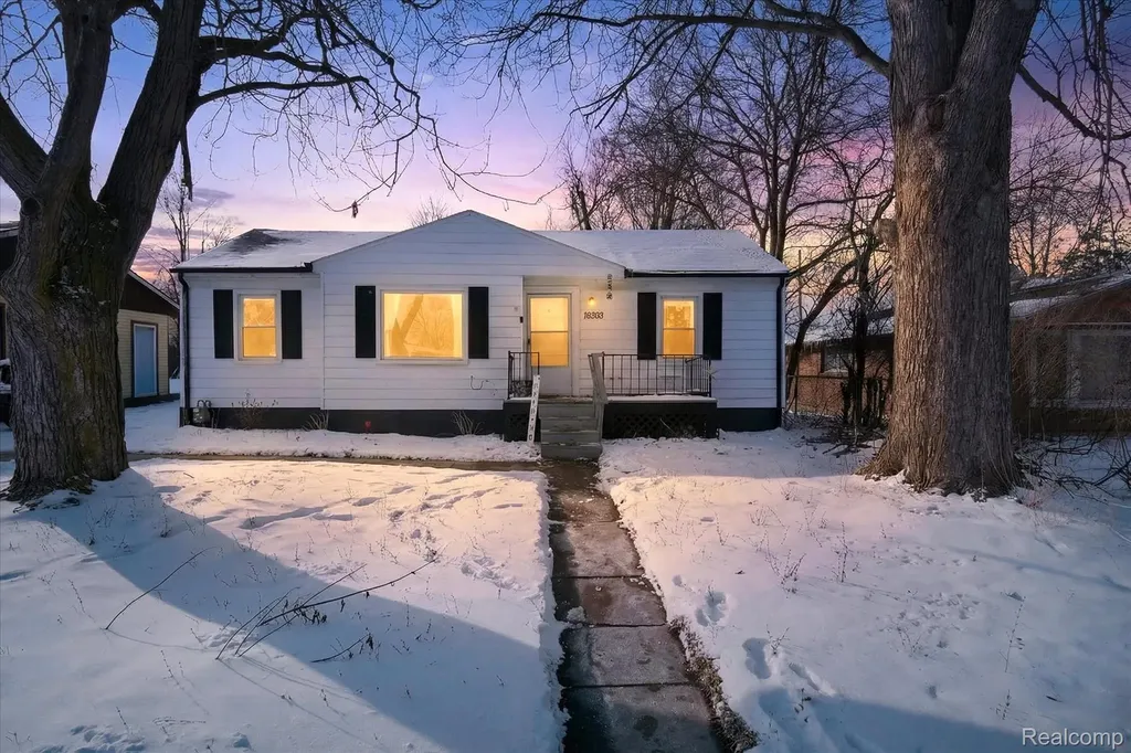 16392 Weddel Street Taylor City MI 48180
