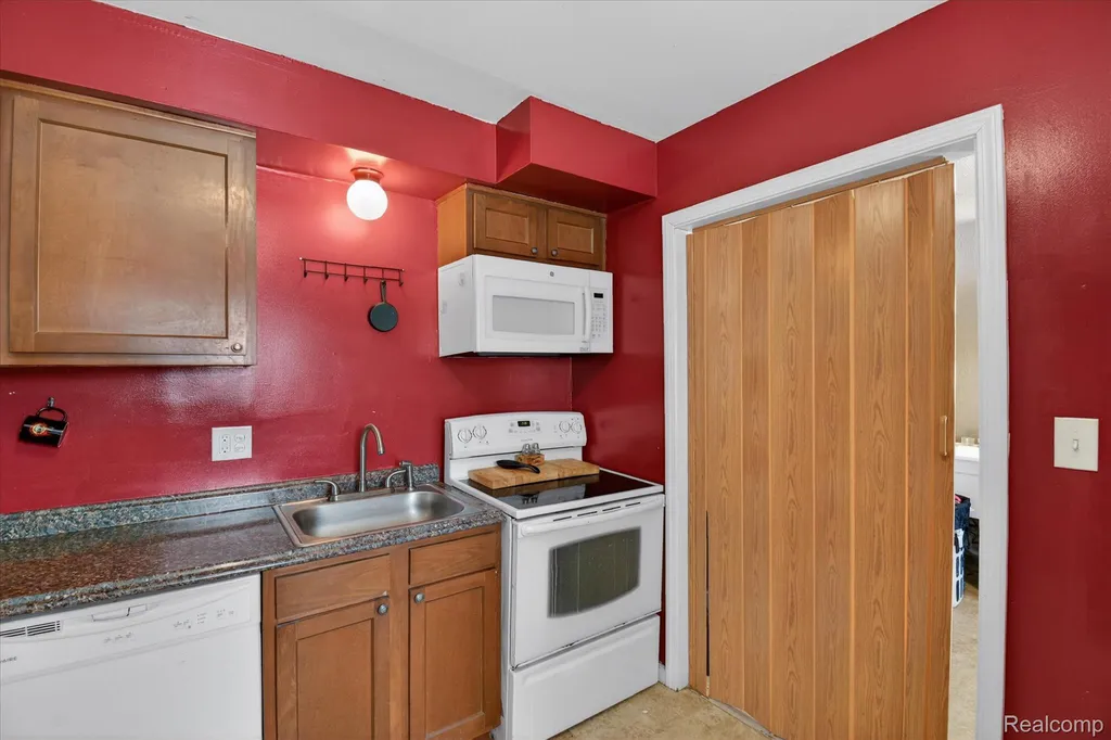 16392 Weddel Street Taylor City MI 48180