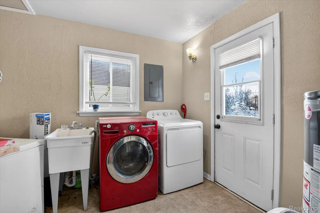 16392 Weddel Street Taylor City MI 48180