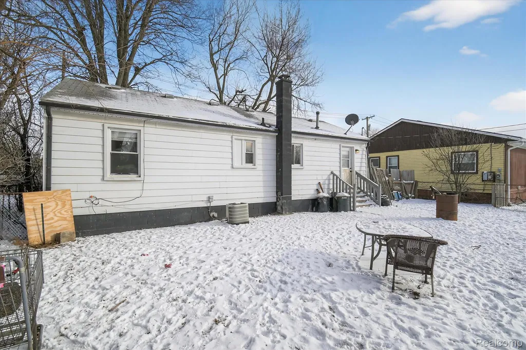 16392 Weddel Street Taylor City MI 48180